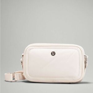 Lululemon White Opal Crossbody Camera Bag 2L